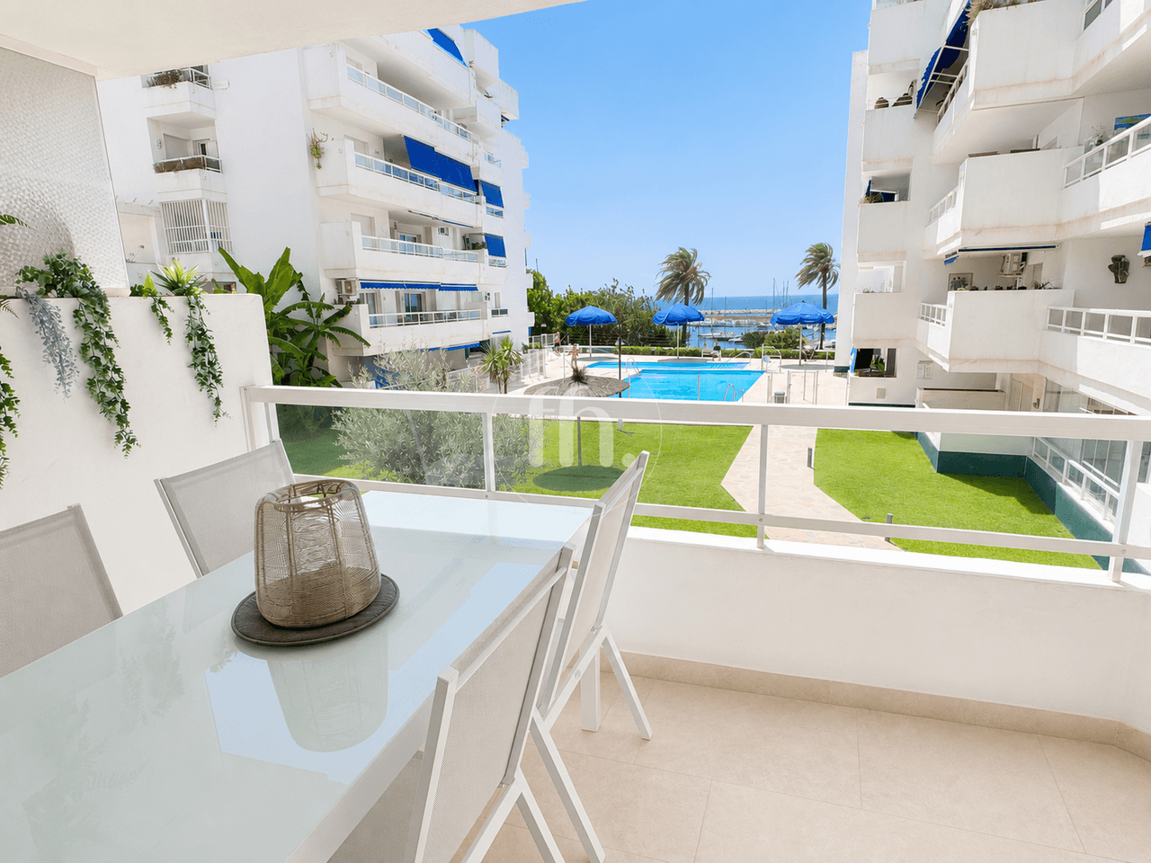 Superb one bedroom apartment for sale next to Estepona port with sea views